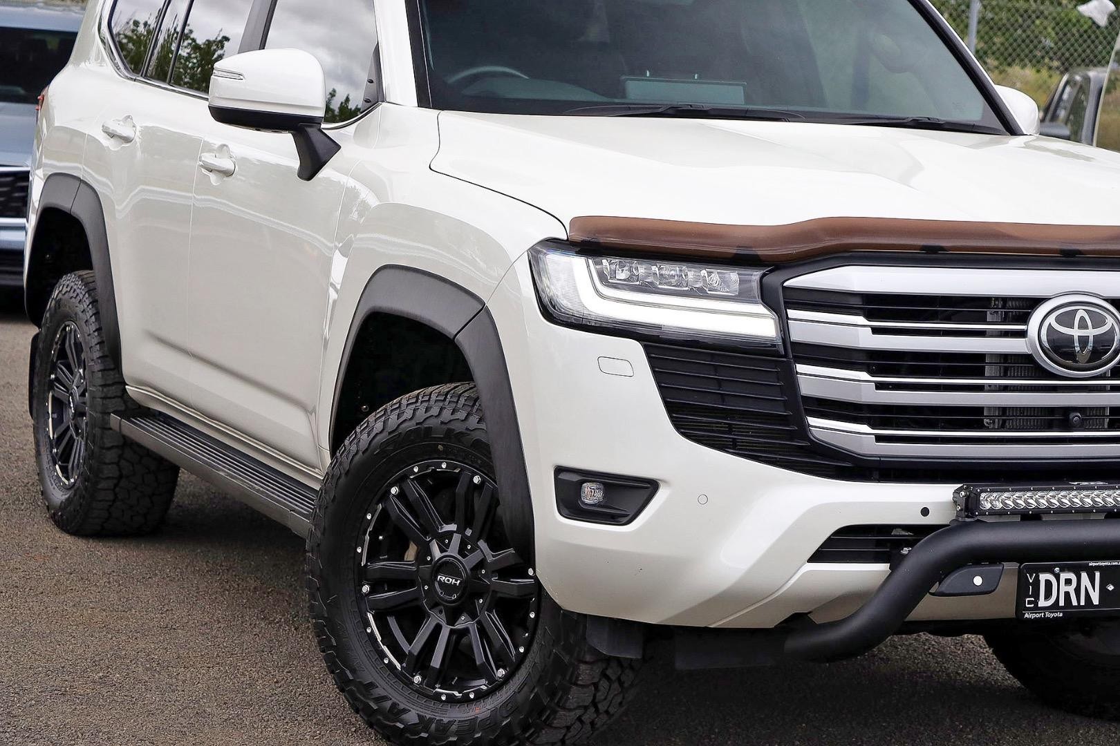 Toyota Landcruiser image 2