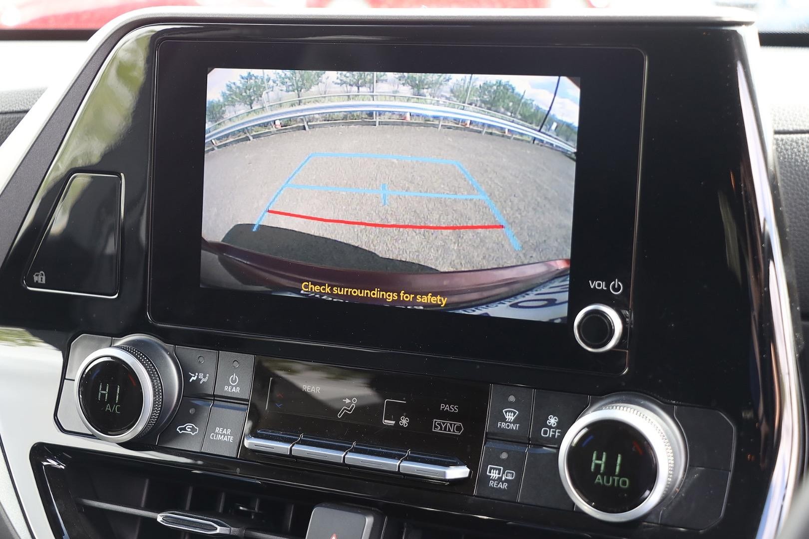 Toyota Kluger image 4