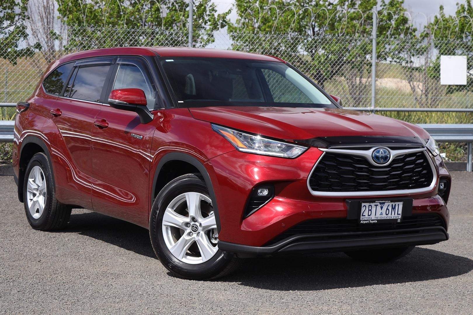 Toyota Kluger image 1