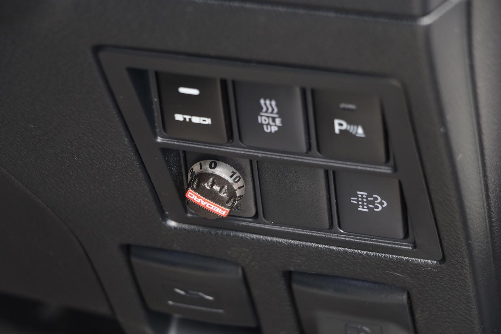 Toyota Hilux image 4