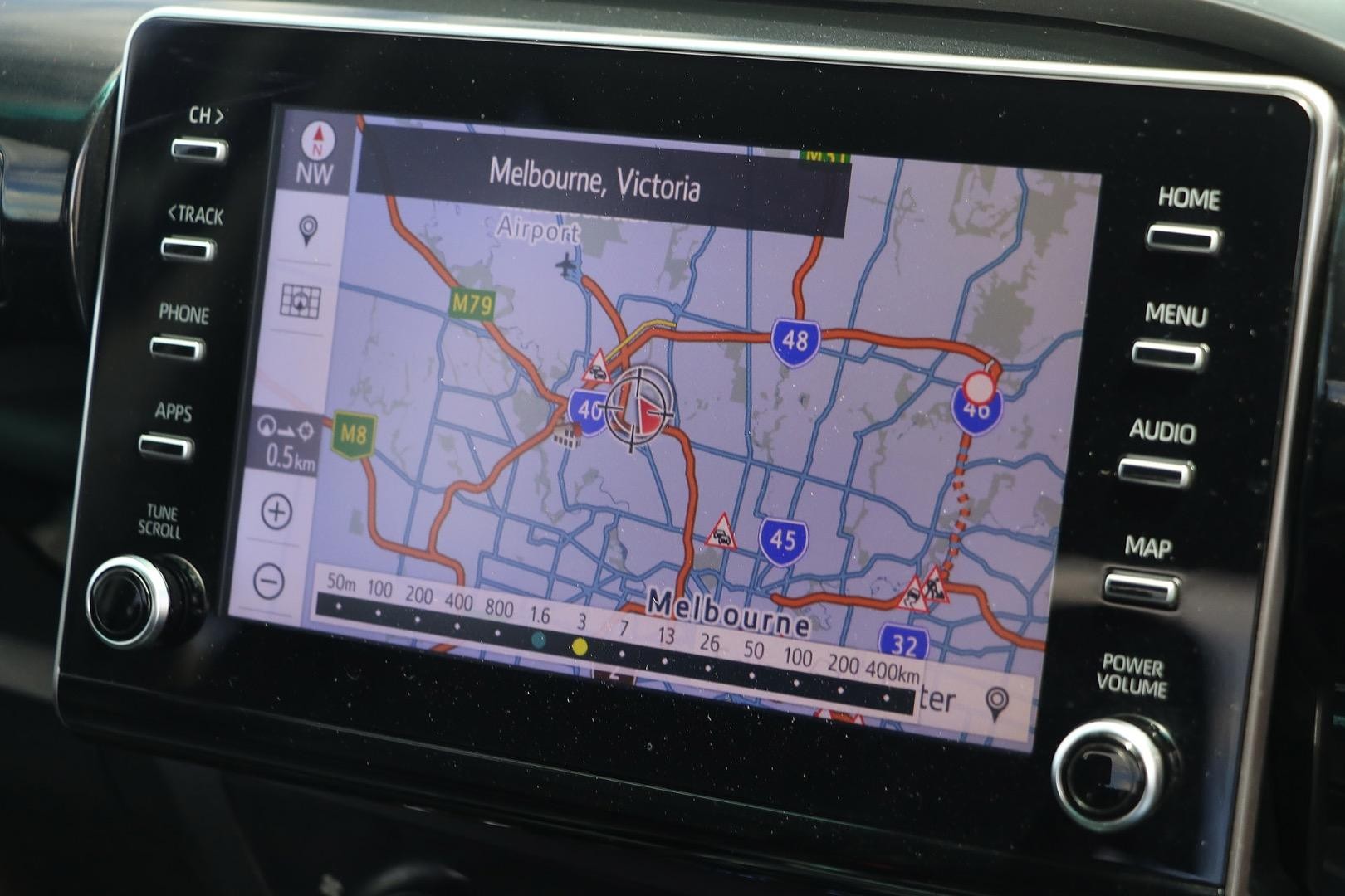 Toyota Hilux image 2