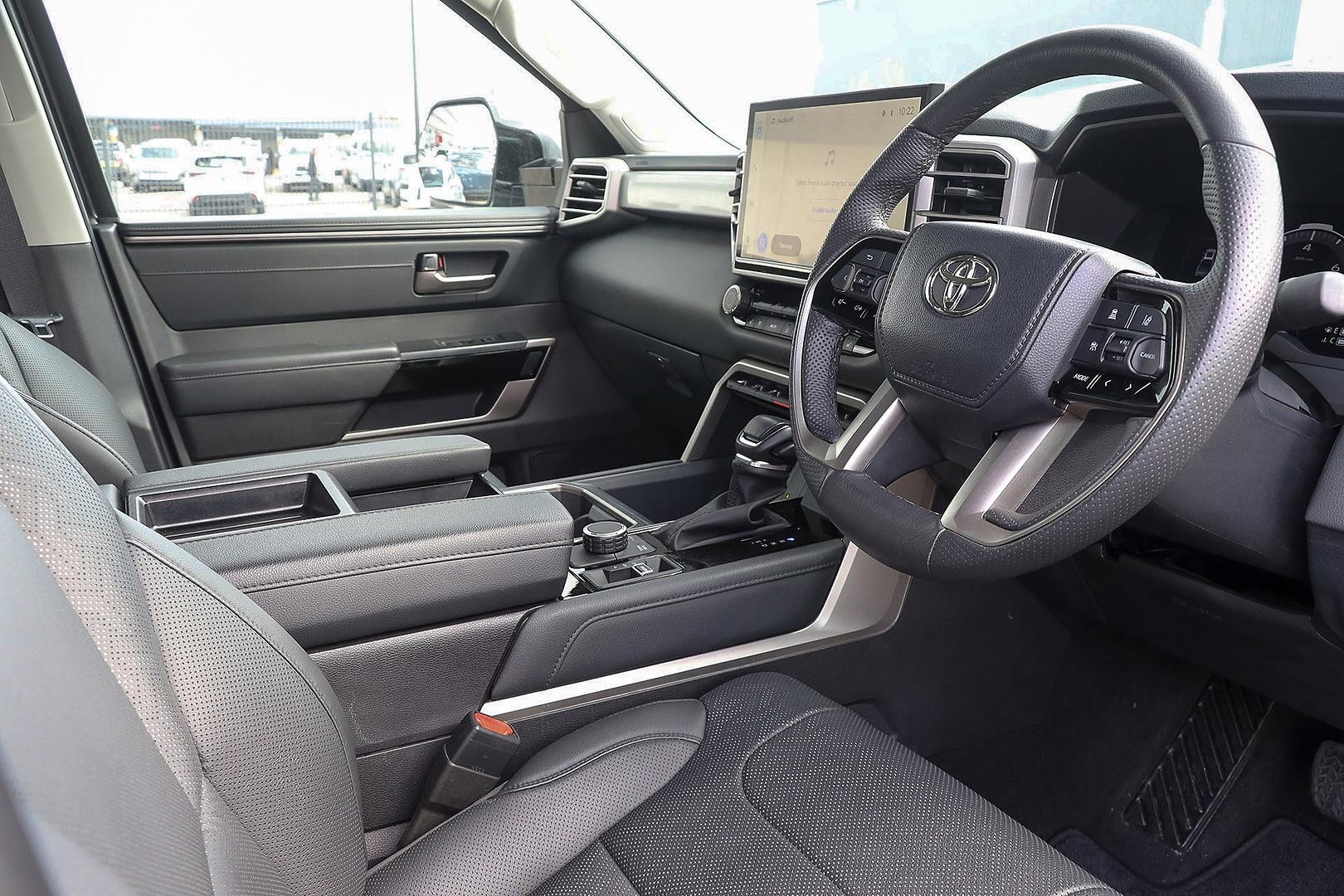Toyota Tundra image 3