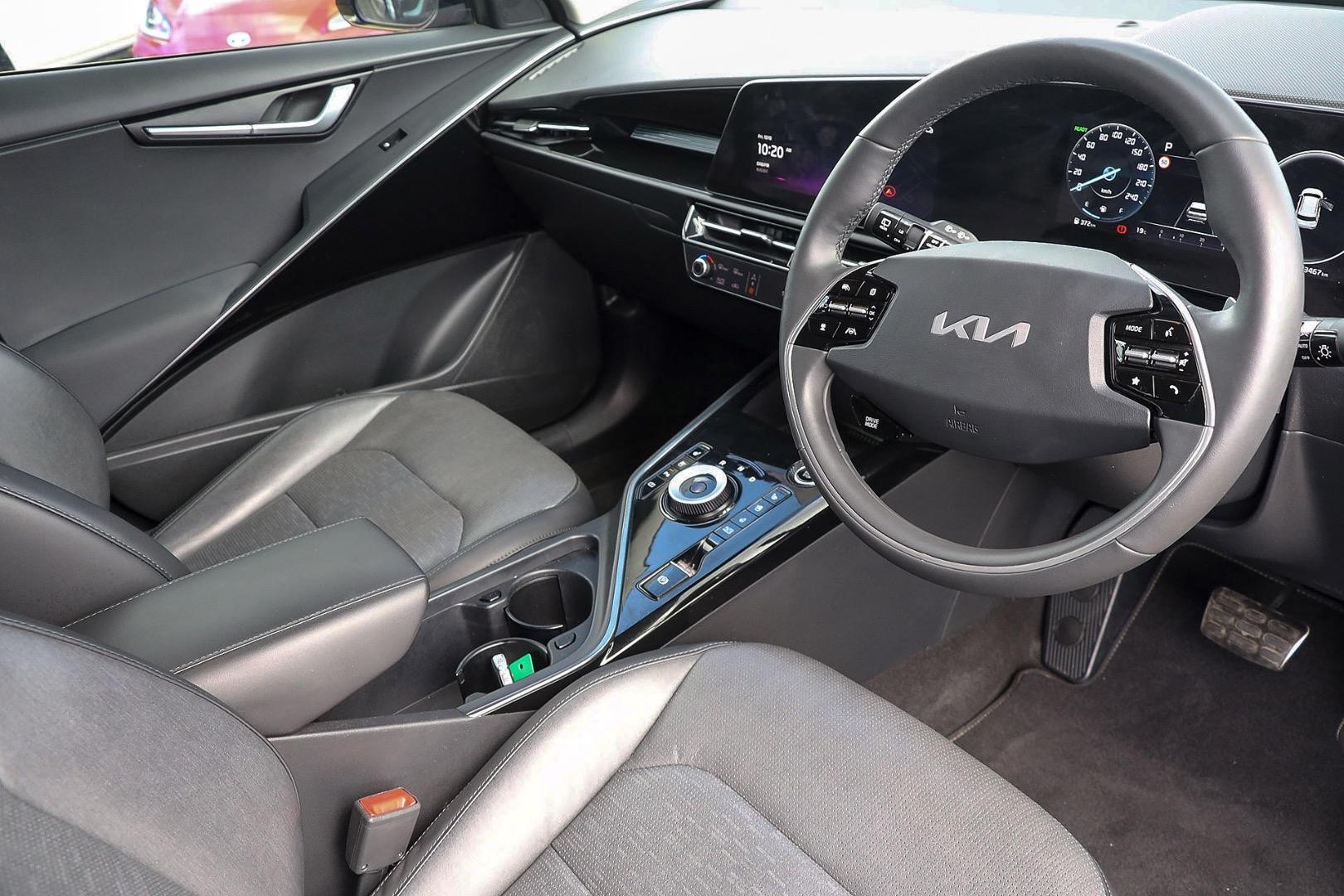 Kia Niro image 2
