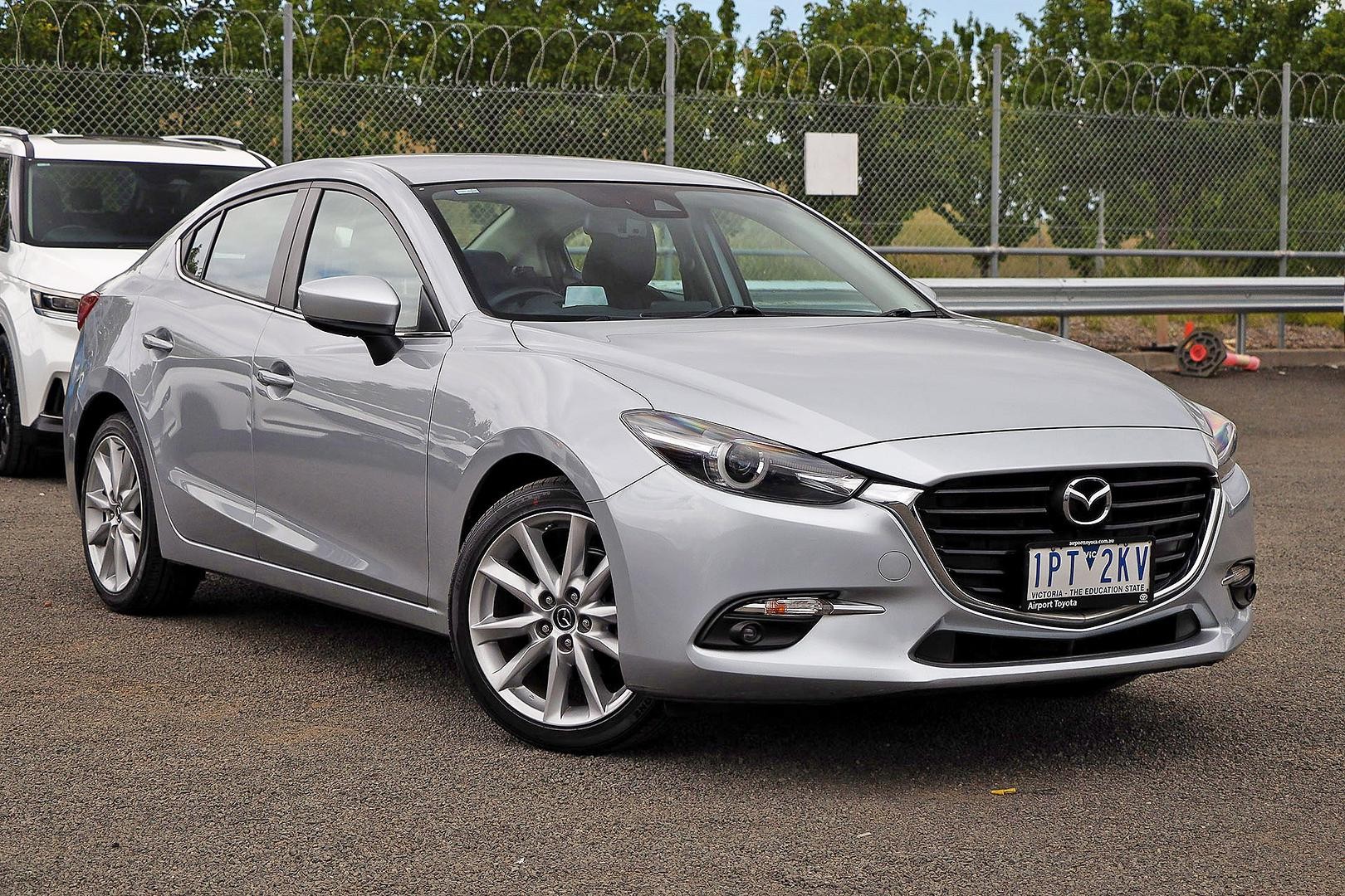 Mazda 3 image 1