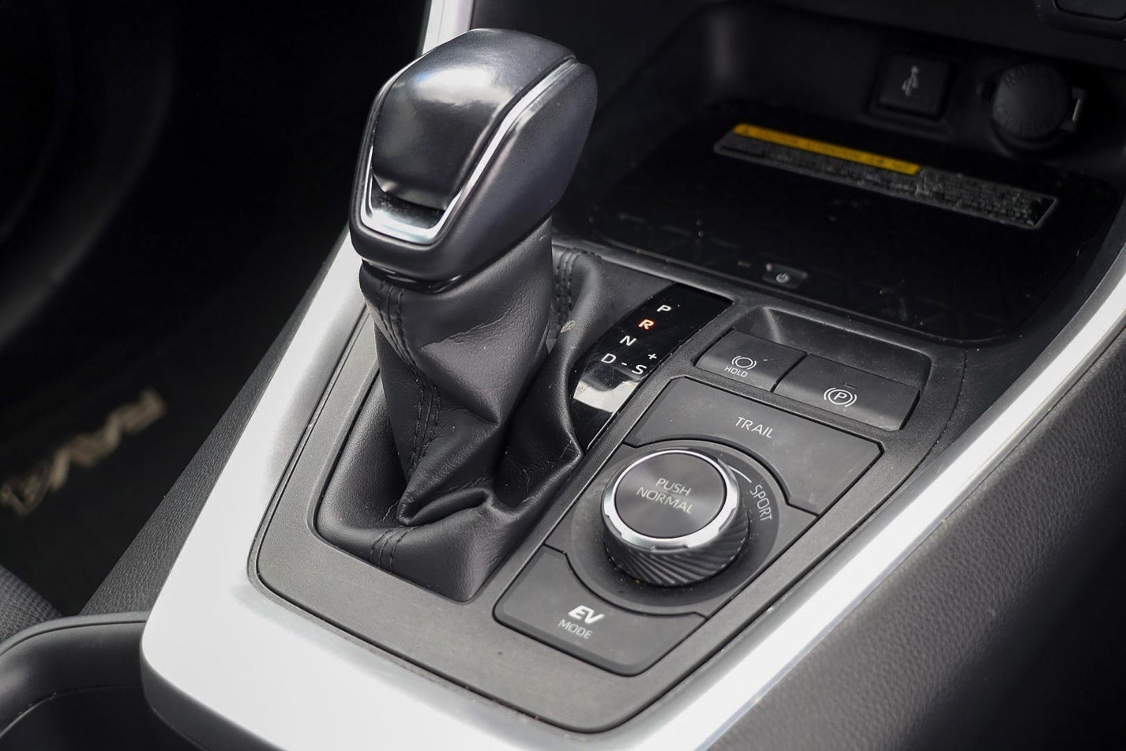 Toyota Rav4 image 4