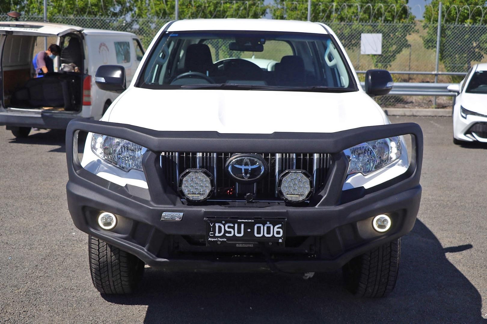 Toyota Landcruiser Prado image 3