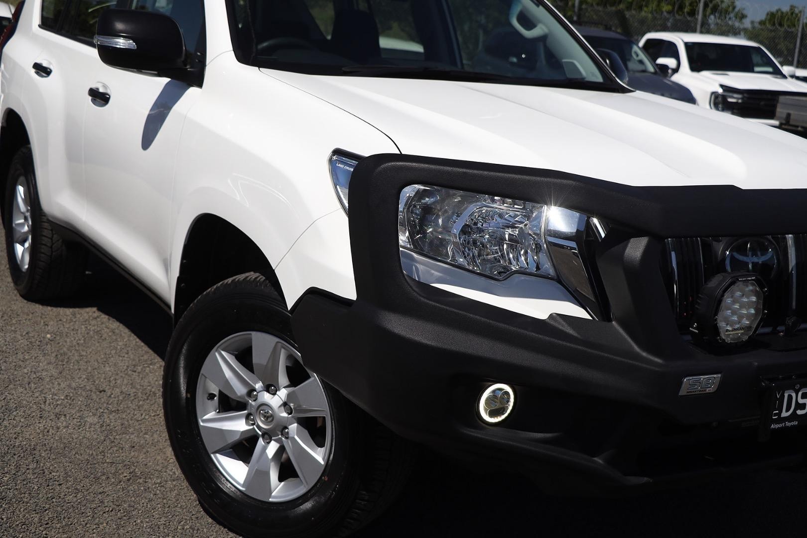 Toyota Landcruiser Prado image 2