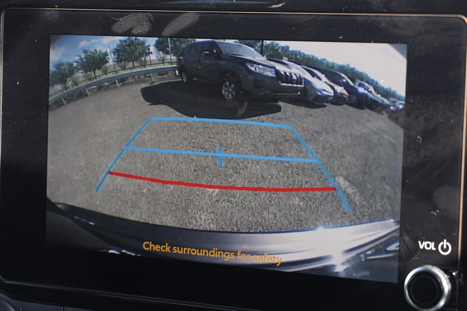 Toyota Kluger image 3