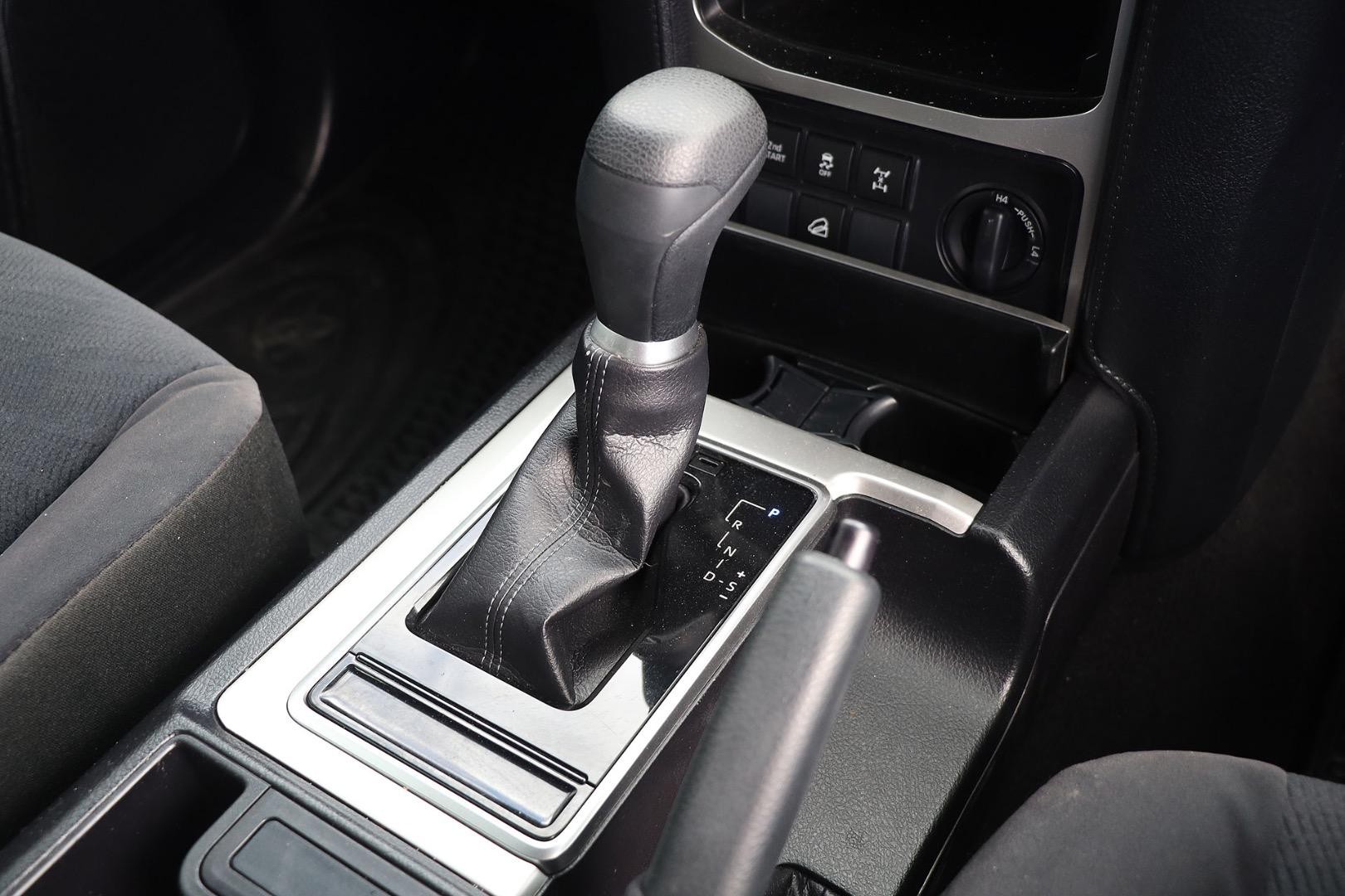 Toyota Landcruiser Prado image 4