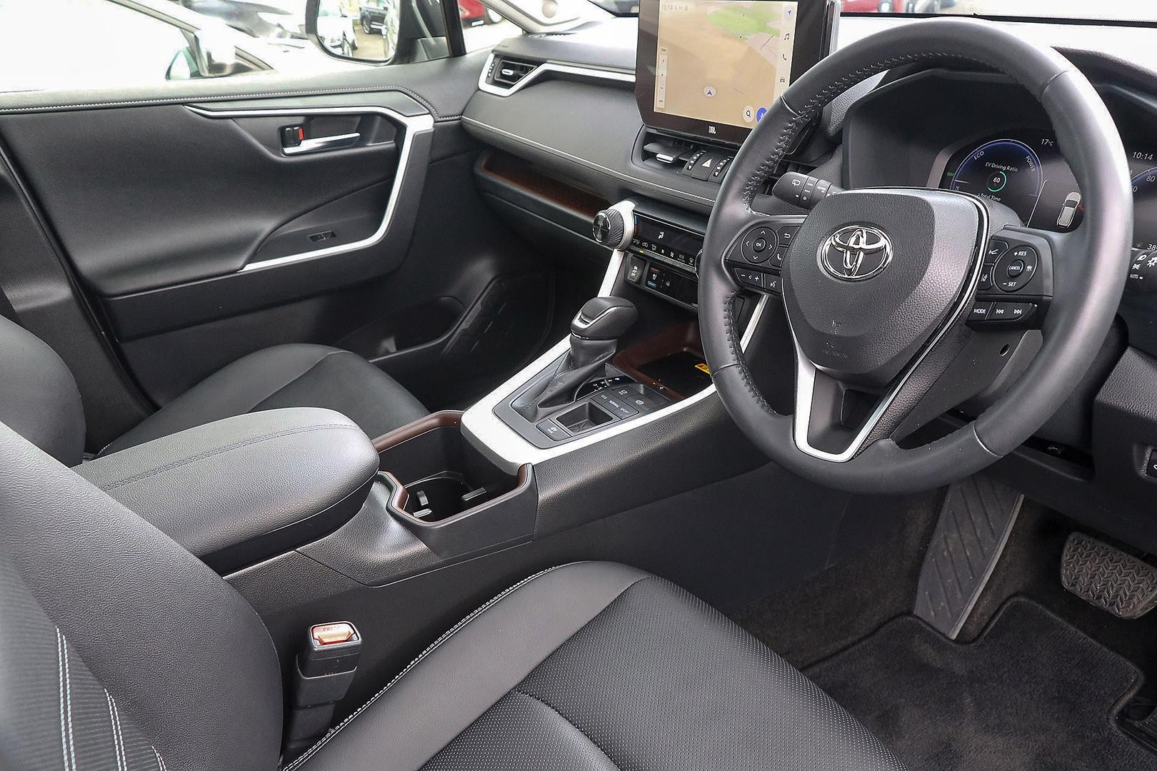 Toyota Rav4 image 2