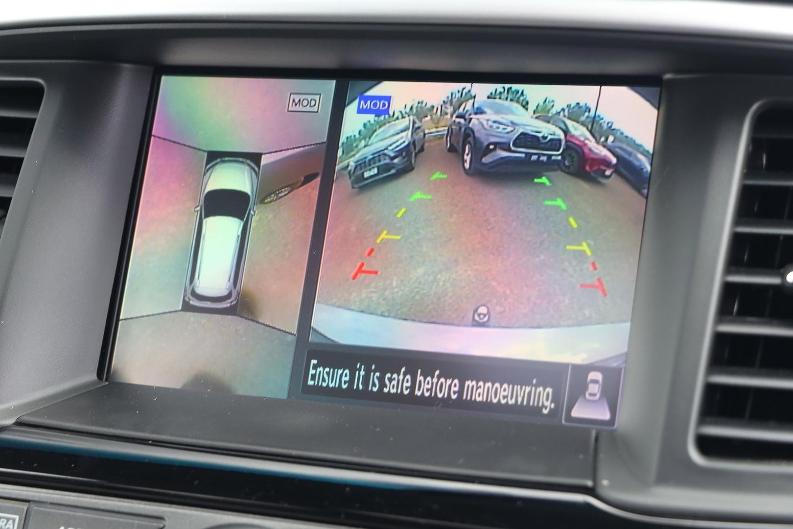 Nissan Pathfinder image 2