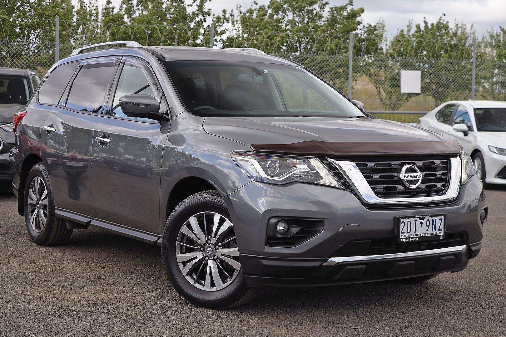 Nissan Pathfinder image 1