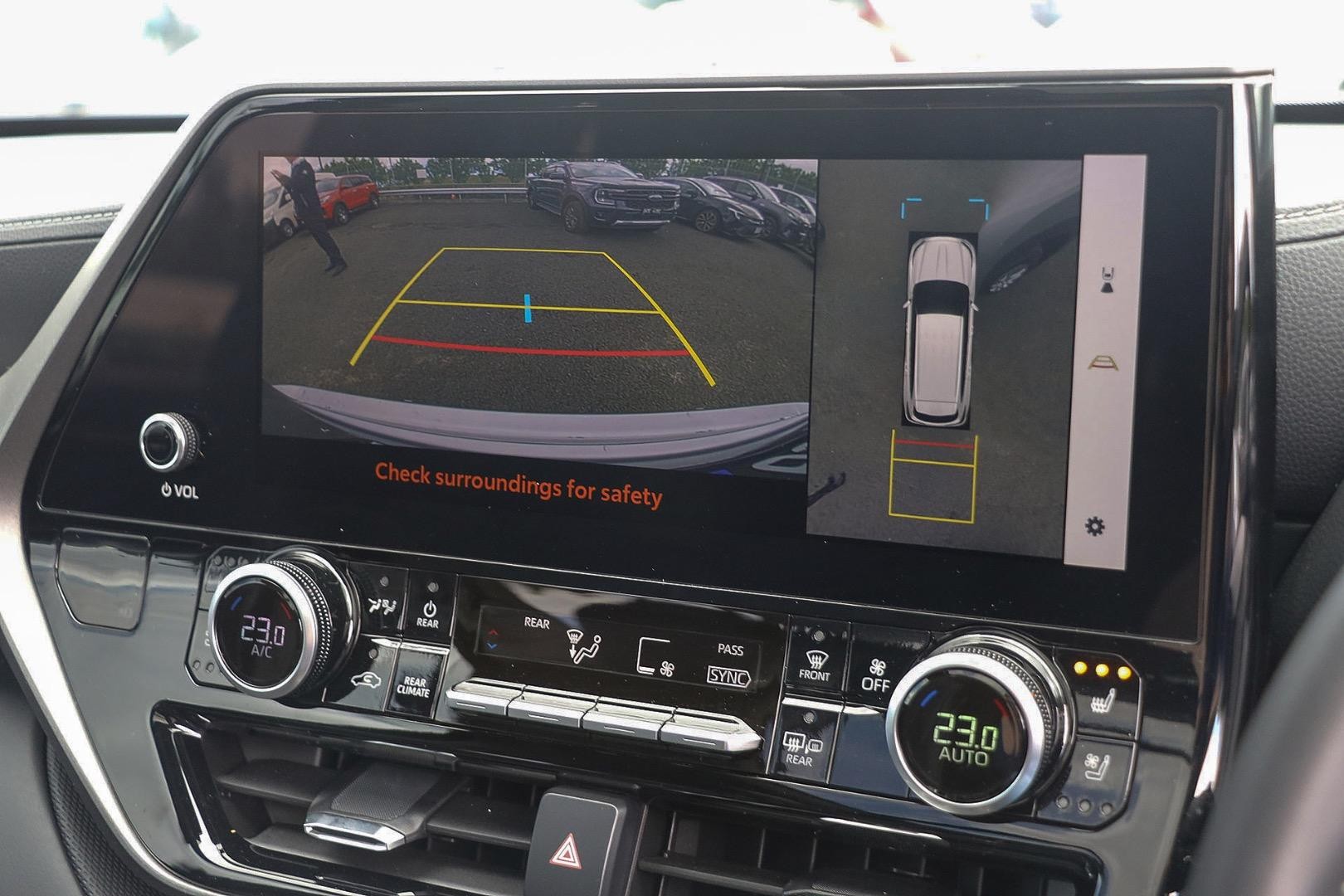 Toyota Kluger image 4