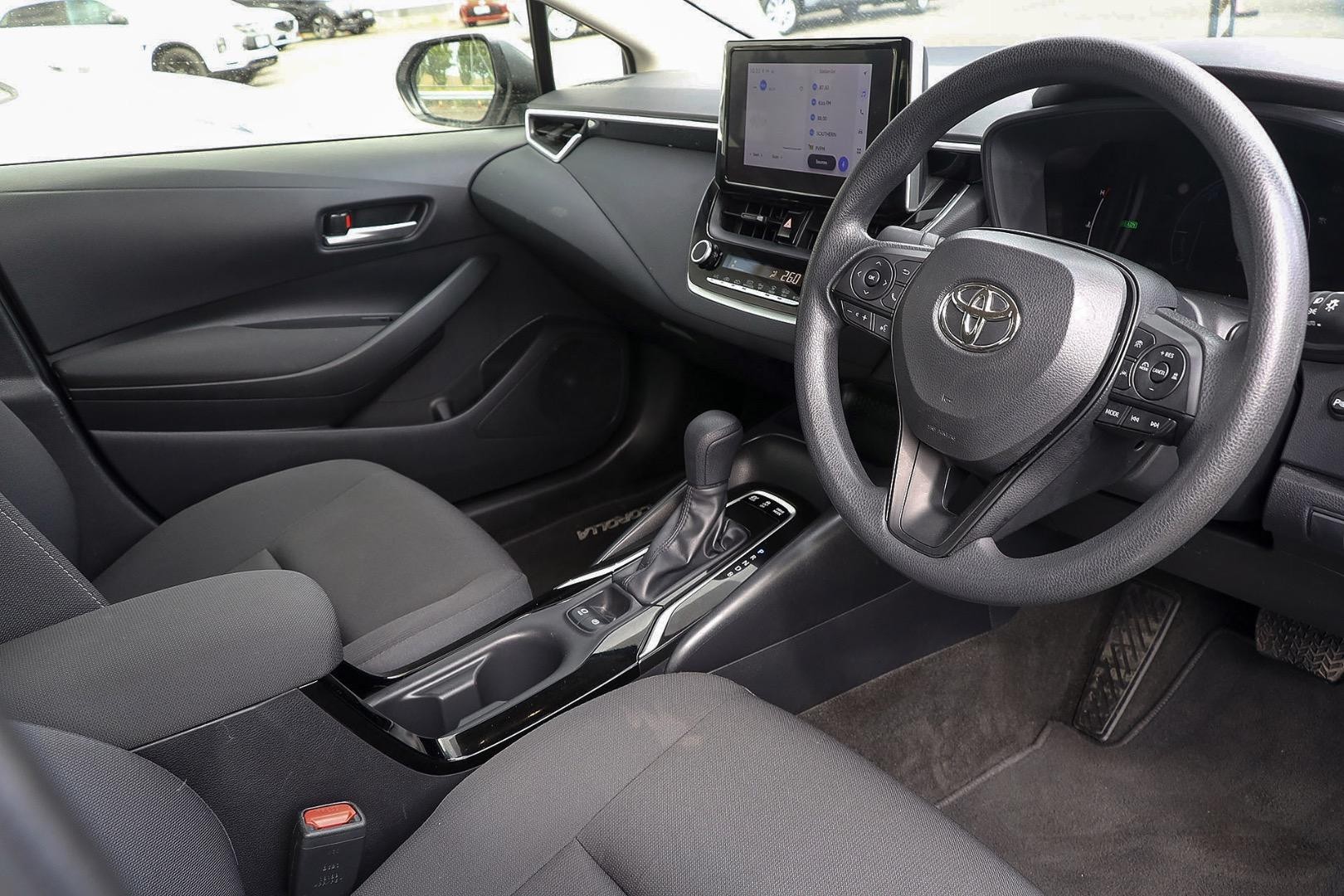 Toyota Corolla image 2