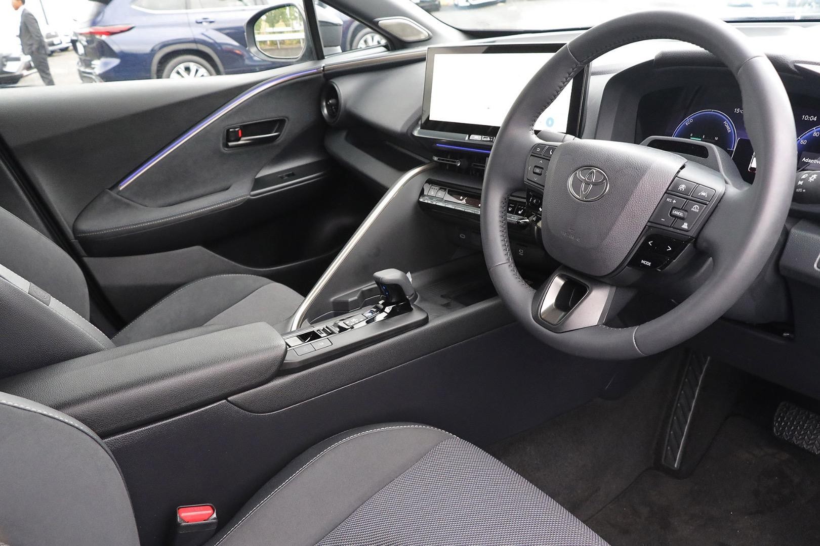 Toyota C-hr image 2