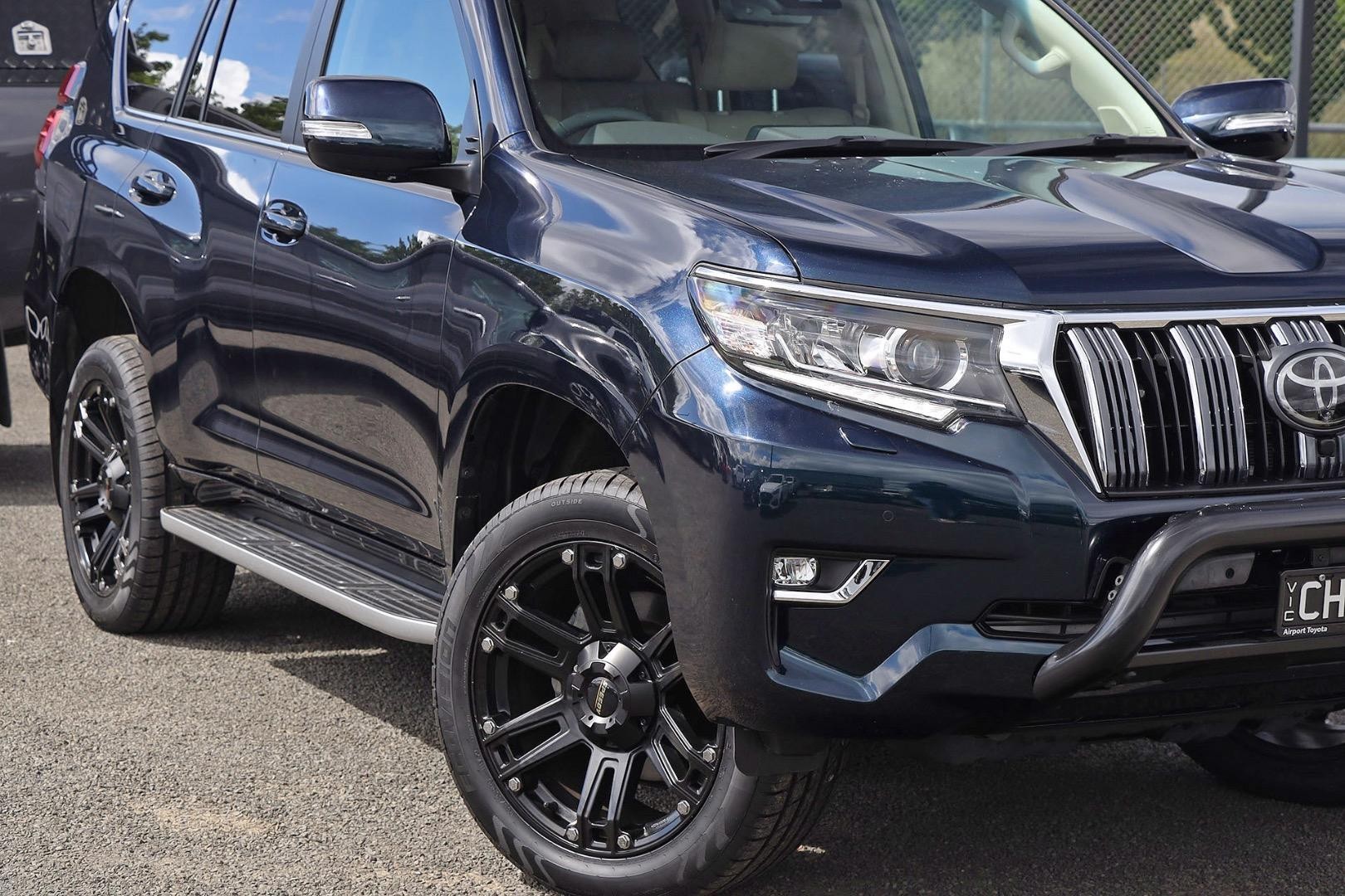 Toyota Landcruiser Prado image 2