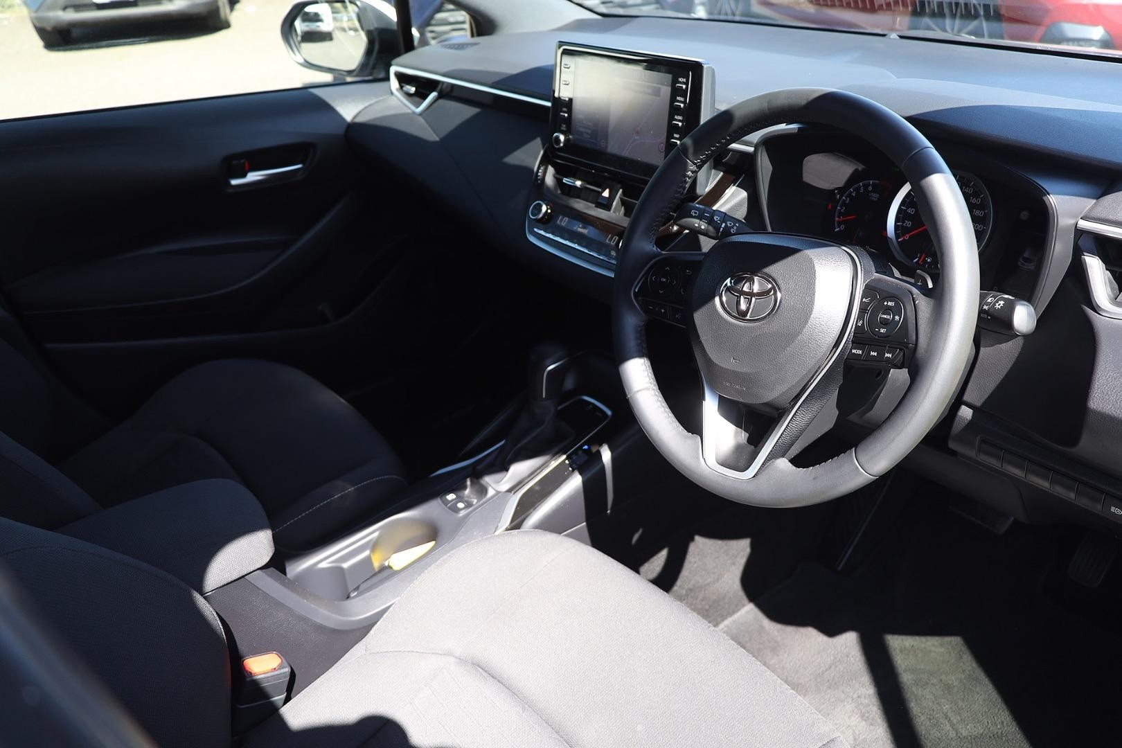 Toyota Corolla image 2