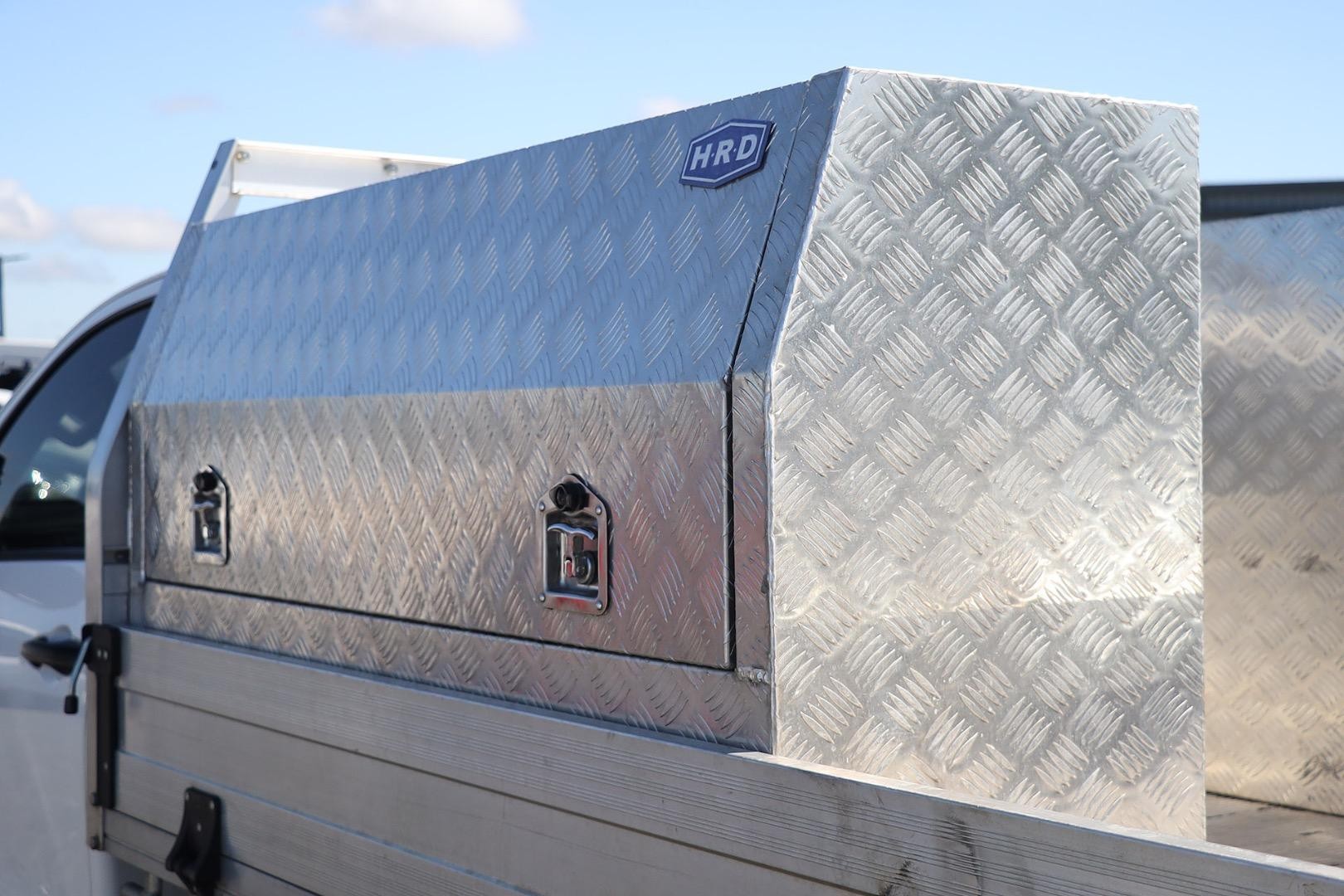 Toyota Hilux image 2