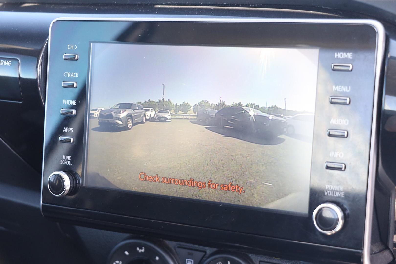 Toyota Hilux image 3