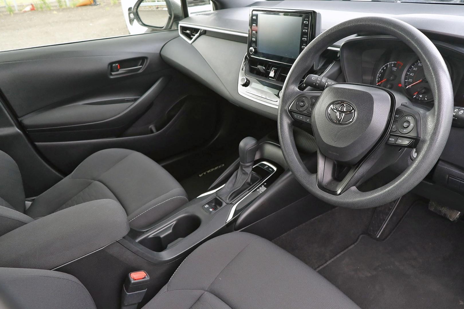 Toyota Corolla image 2