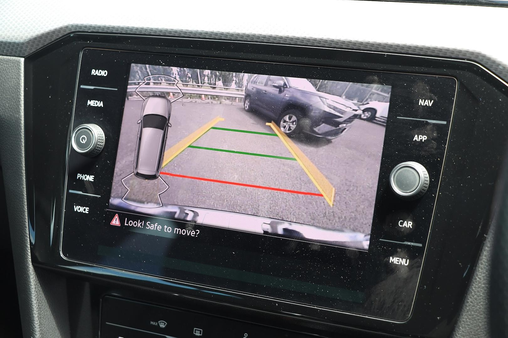 Volkswagen Passat image 3