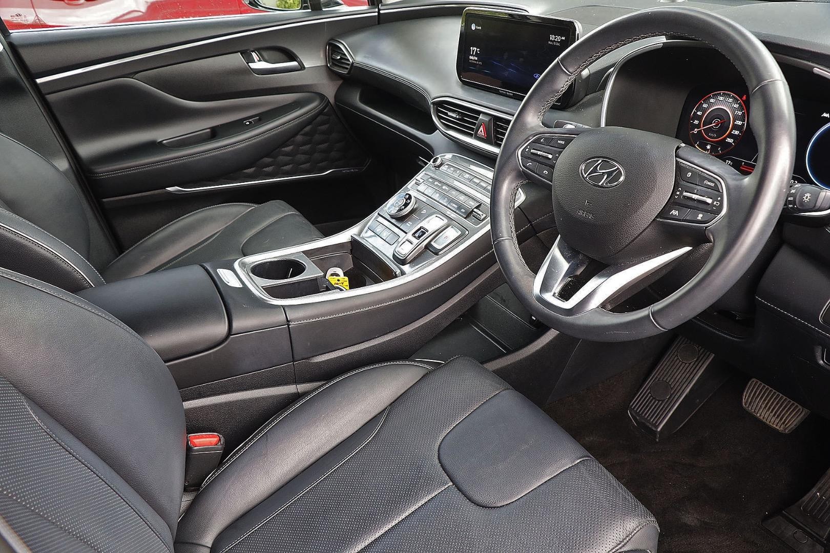 Hyundai Santa Fe image 3