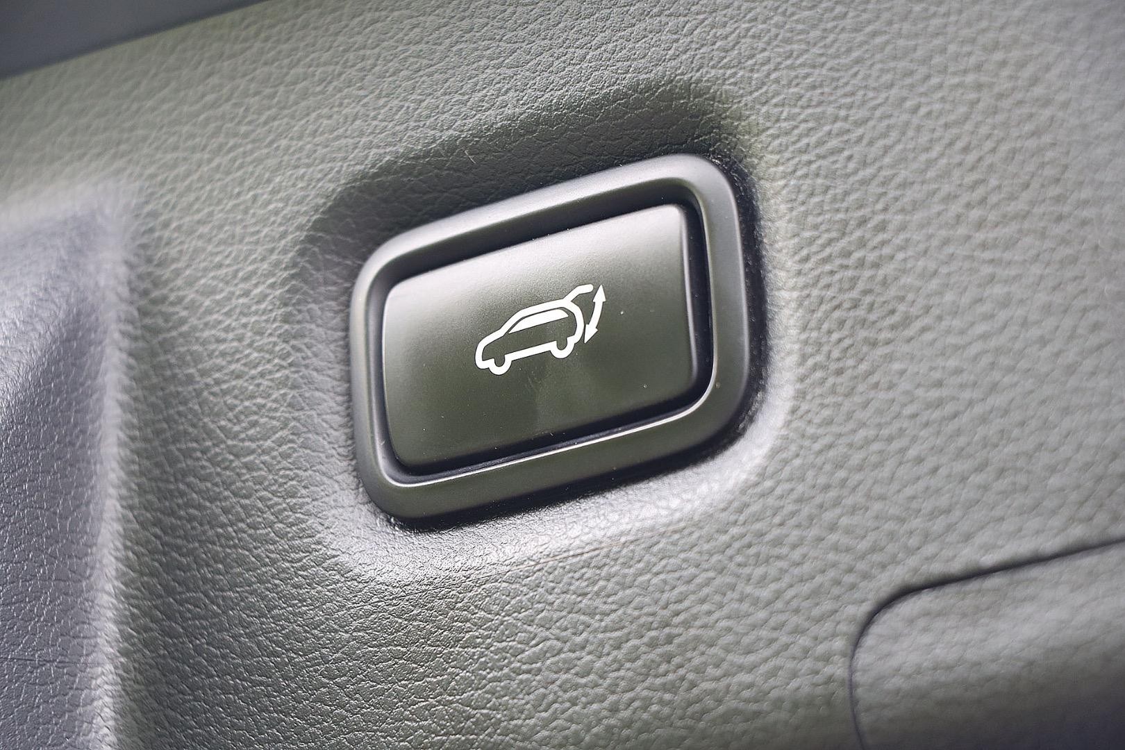 Hyundai Santa Fe image 2