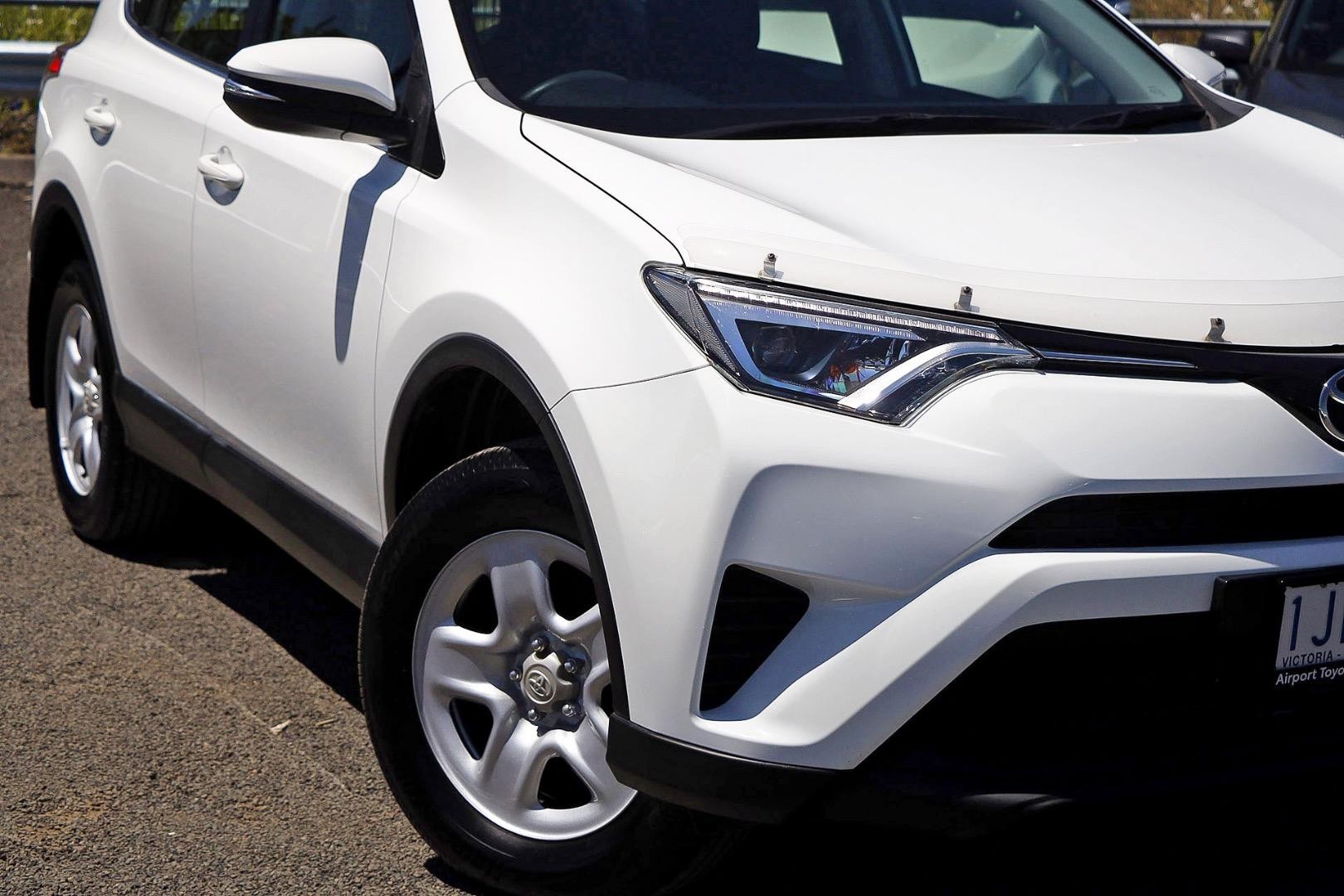 Toyota Rav4 image 2
