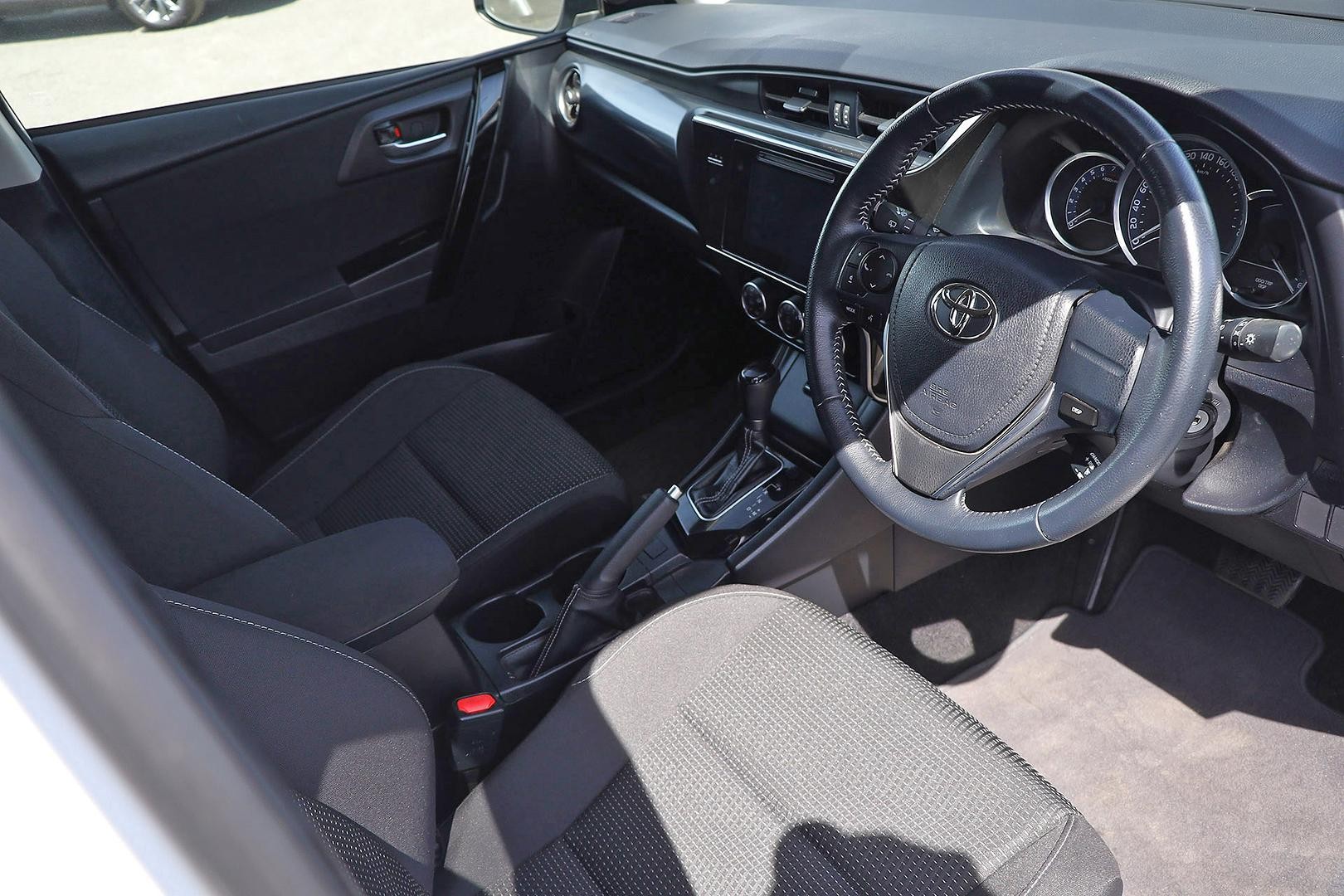 Toyota Corolla image 3