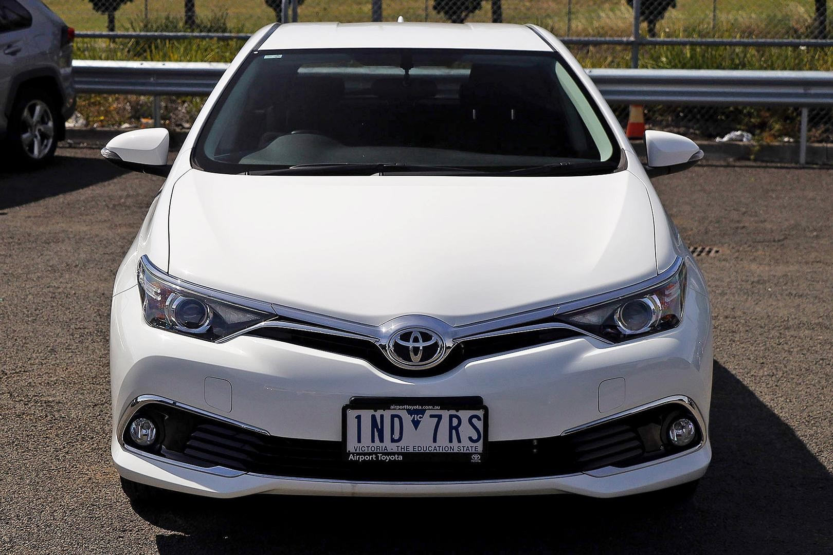 Toyota Corolla image 3