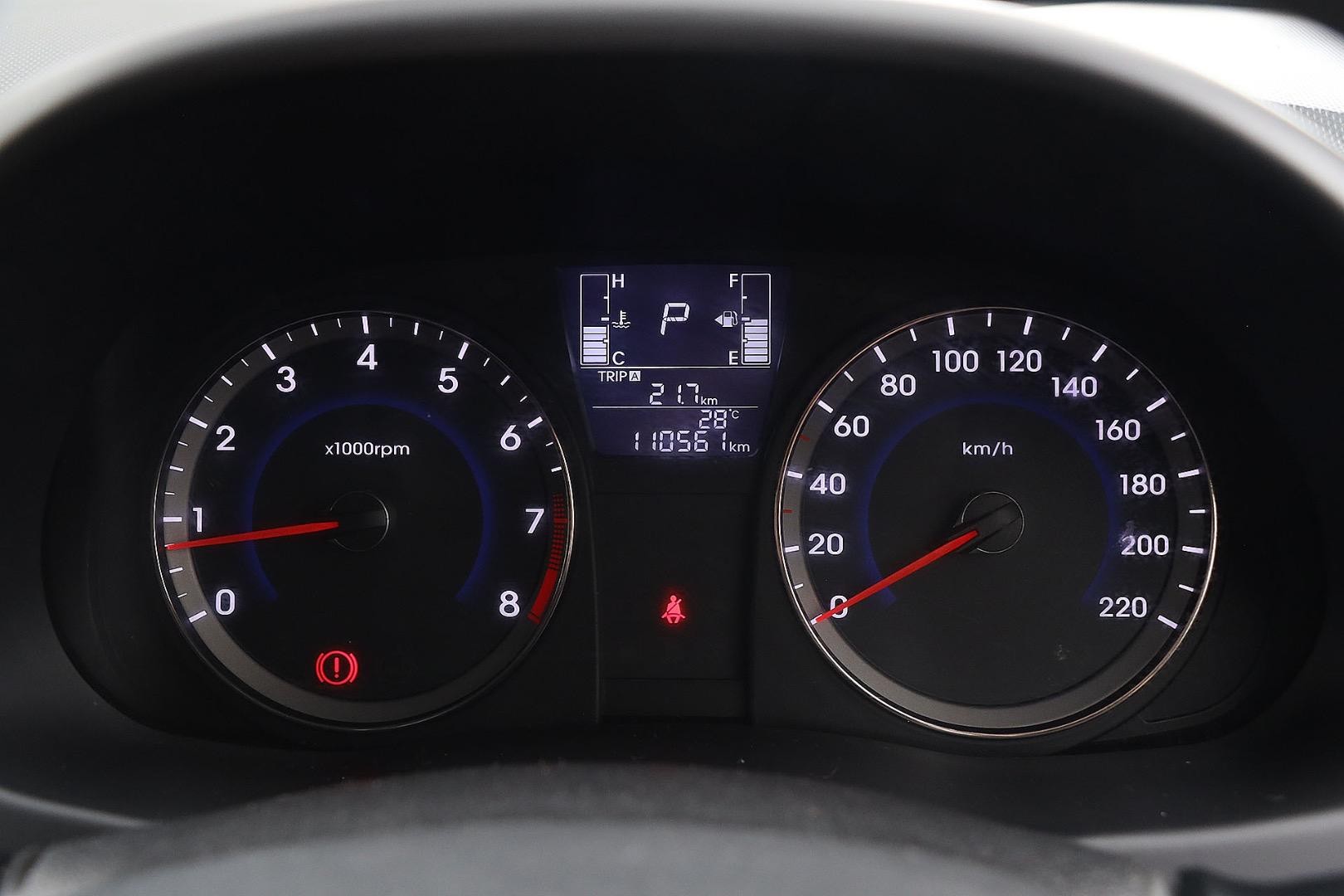 Hyundai Accent image 4