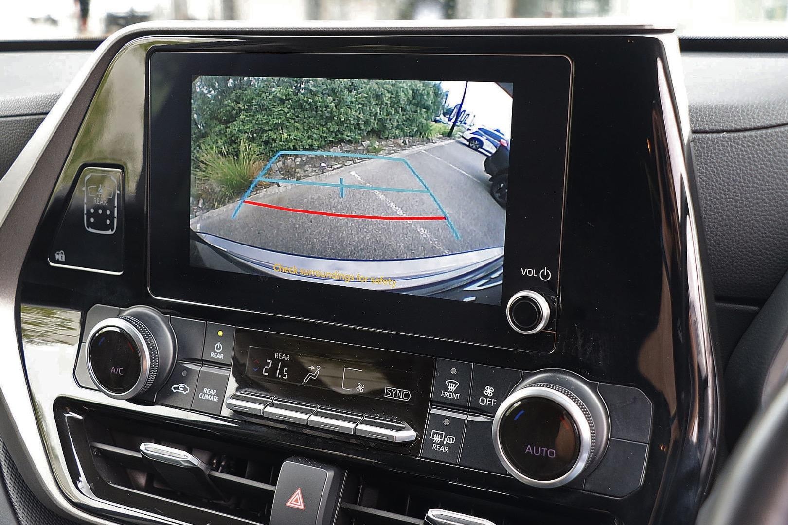 Toyota Kluger image 3