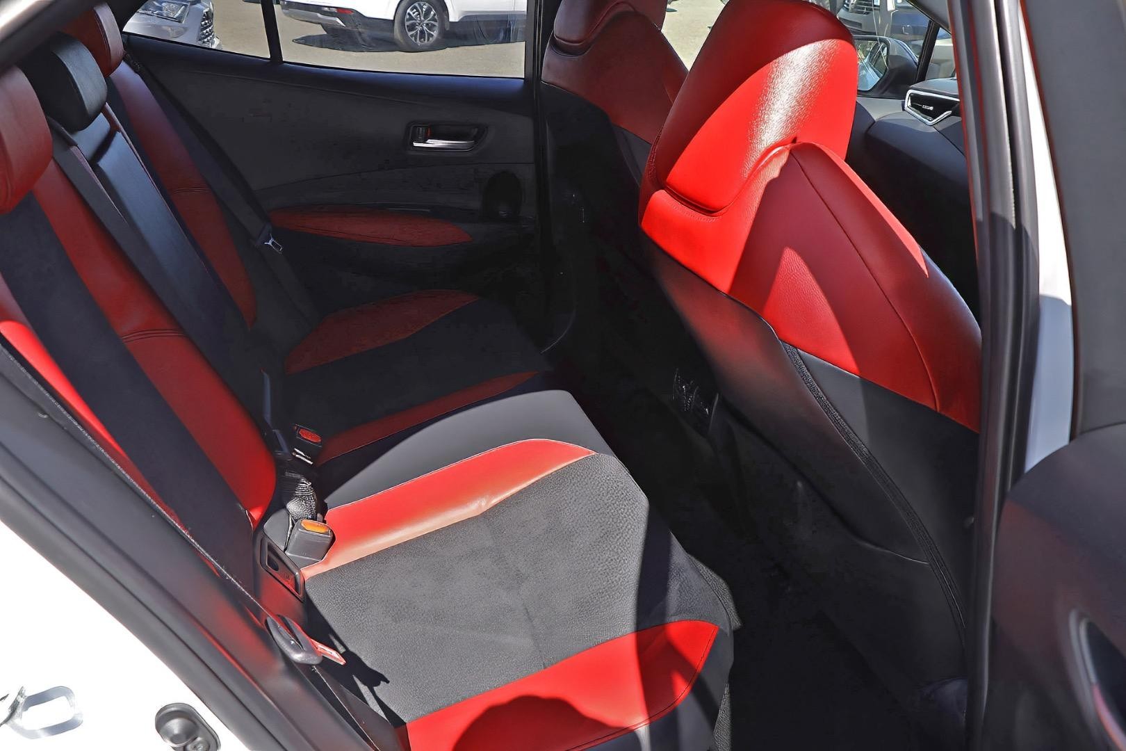 Toyota Corolla image 2