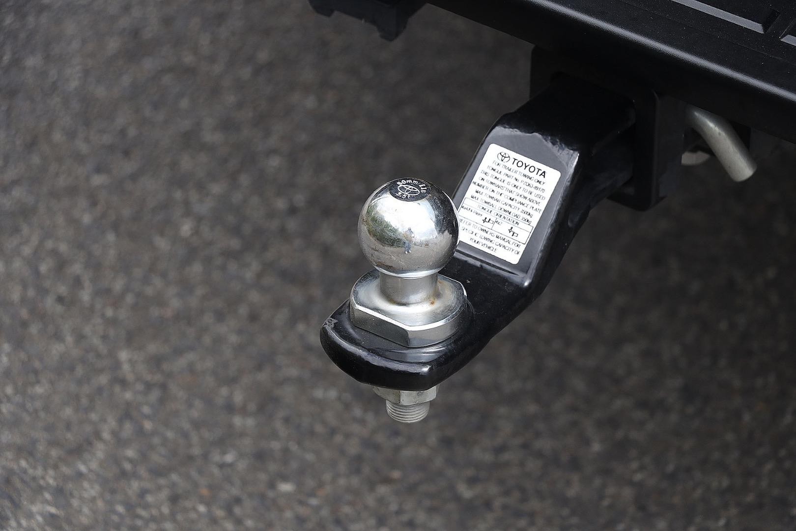 Toyota Hilux image 2