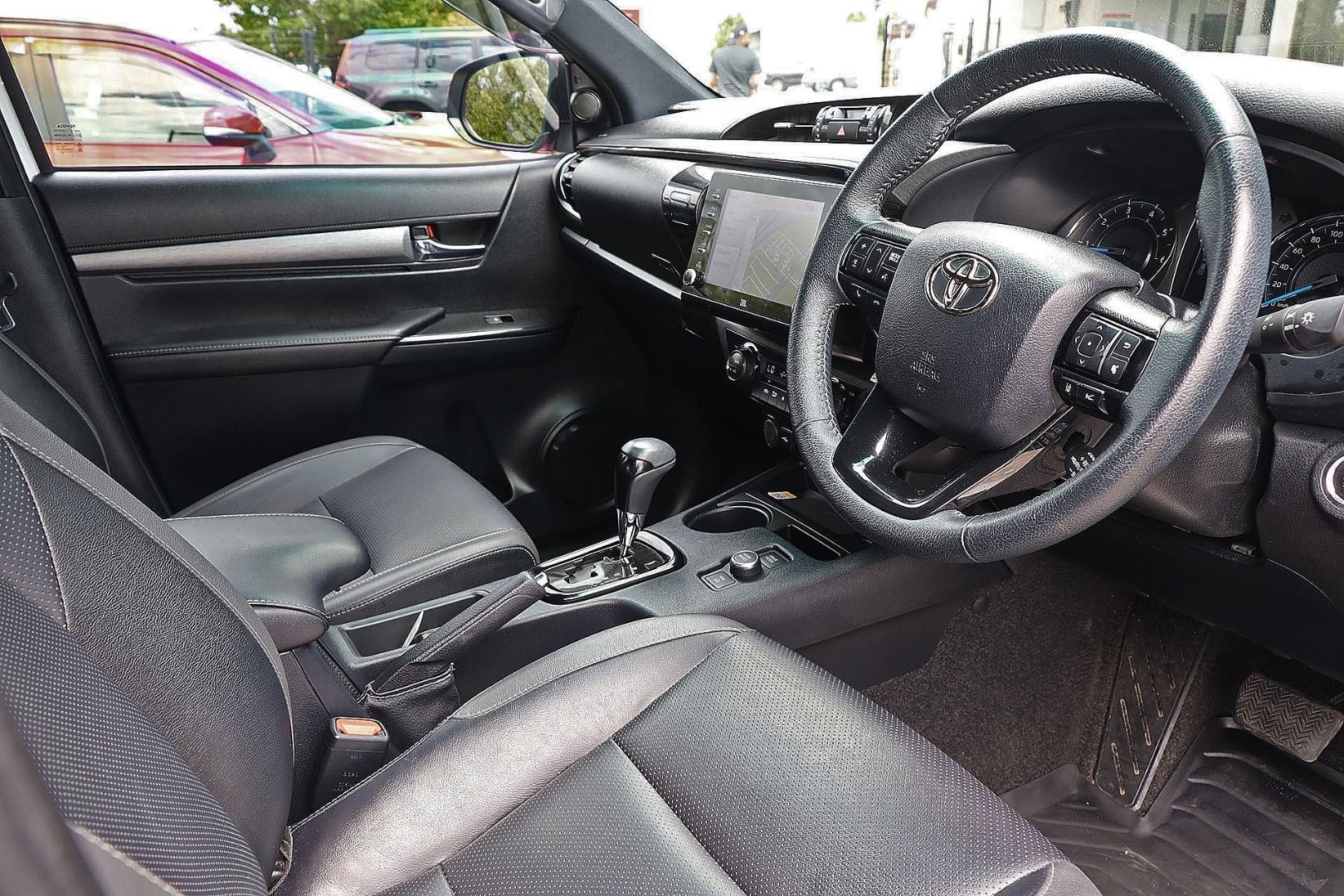 Toyota Hilux image 4