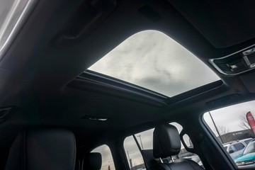 https://dvg-vehicle-assets.s3.amazonaws.com/80676/7d8boh2hjbuhjhkbetyqxqb4l.jpg