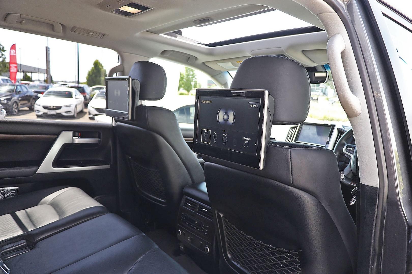 Toyota Landcruiser image 4