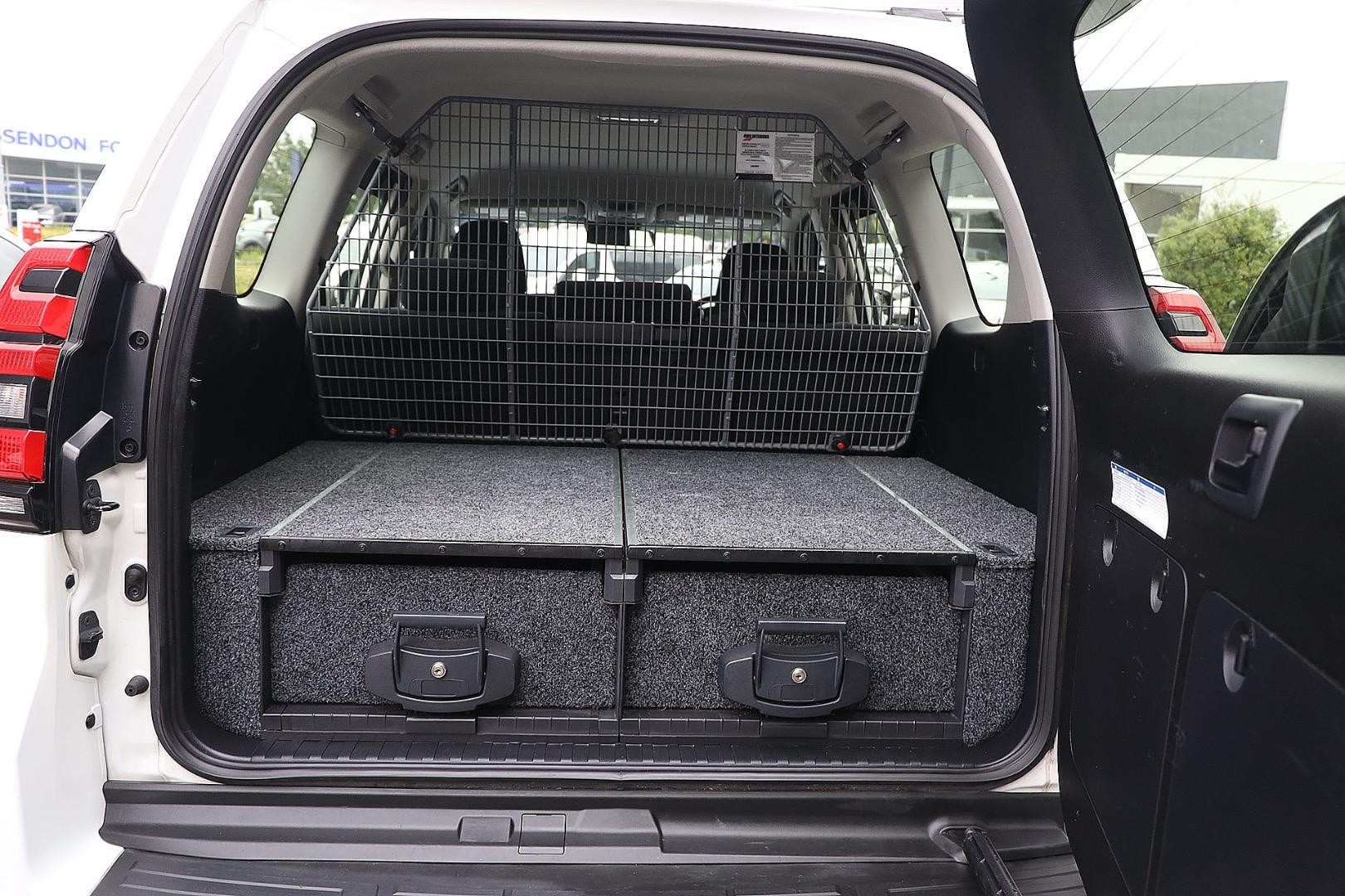 Toyota Landcruiser Prado image 3