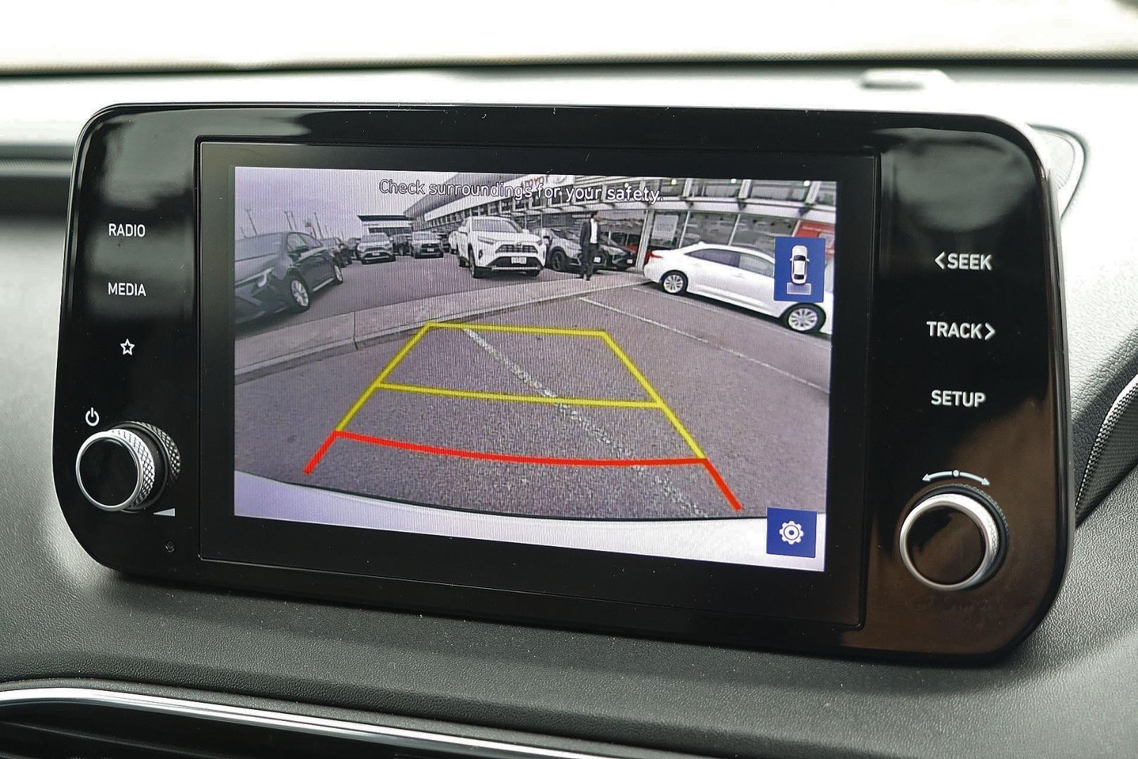 Hyundai Santa Fe image 3