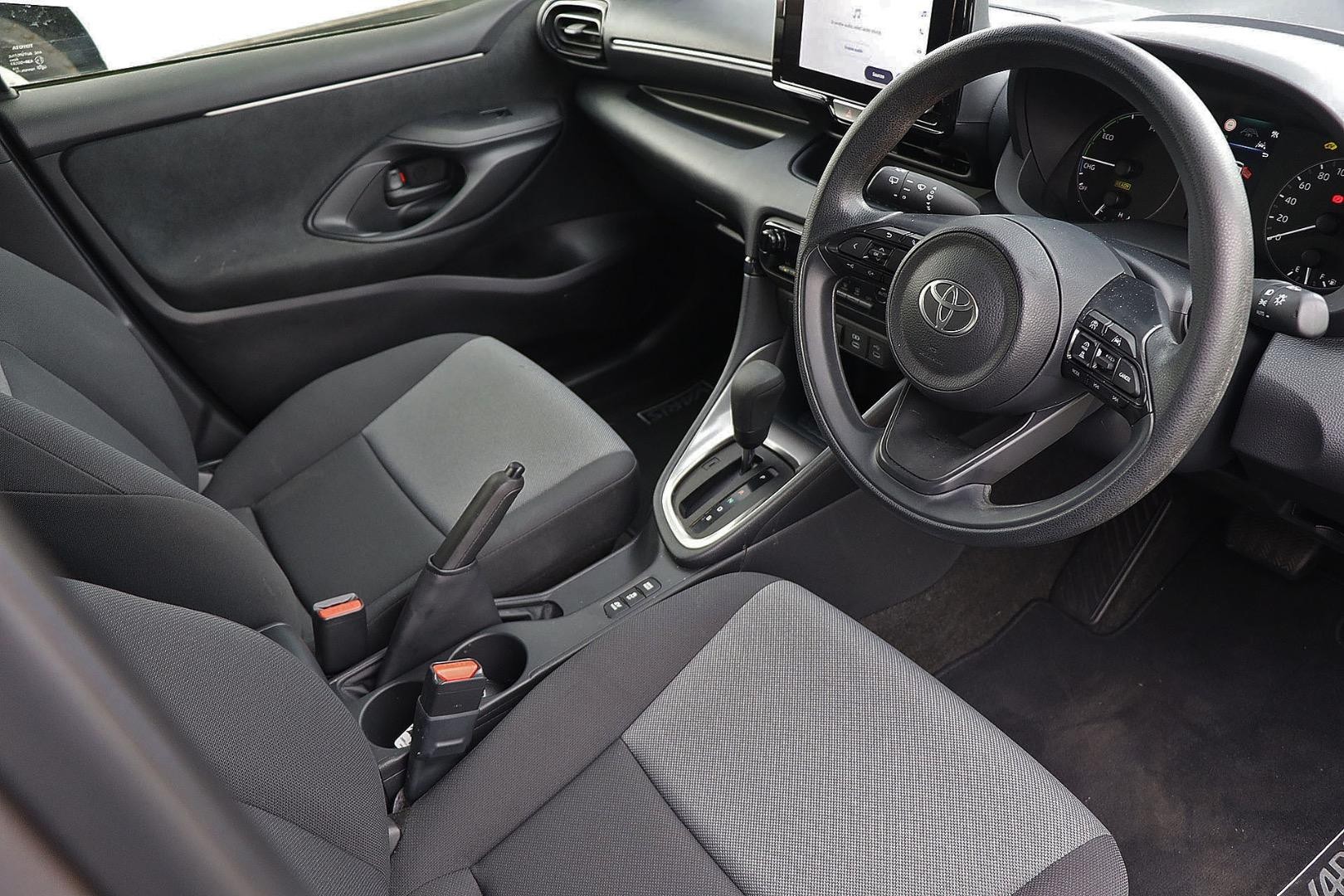 Toyota Yaris image 2