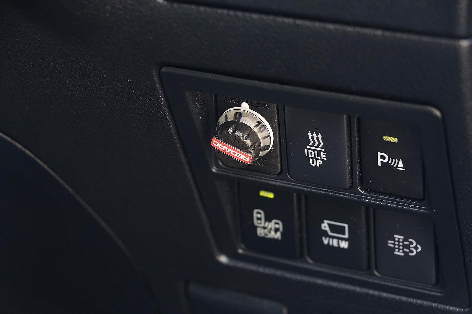 Toyota Hilux image 4