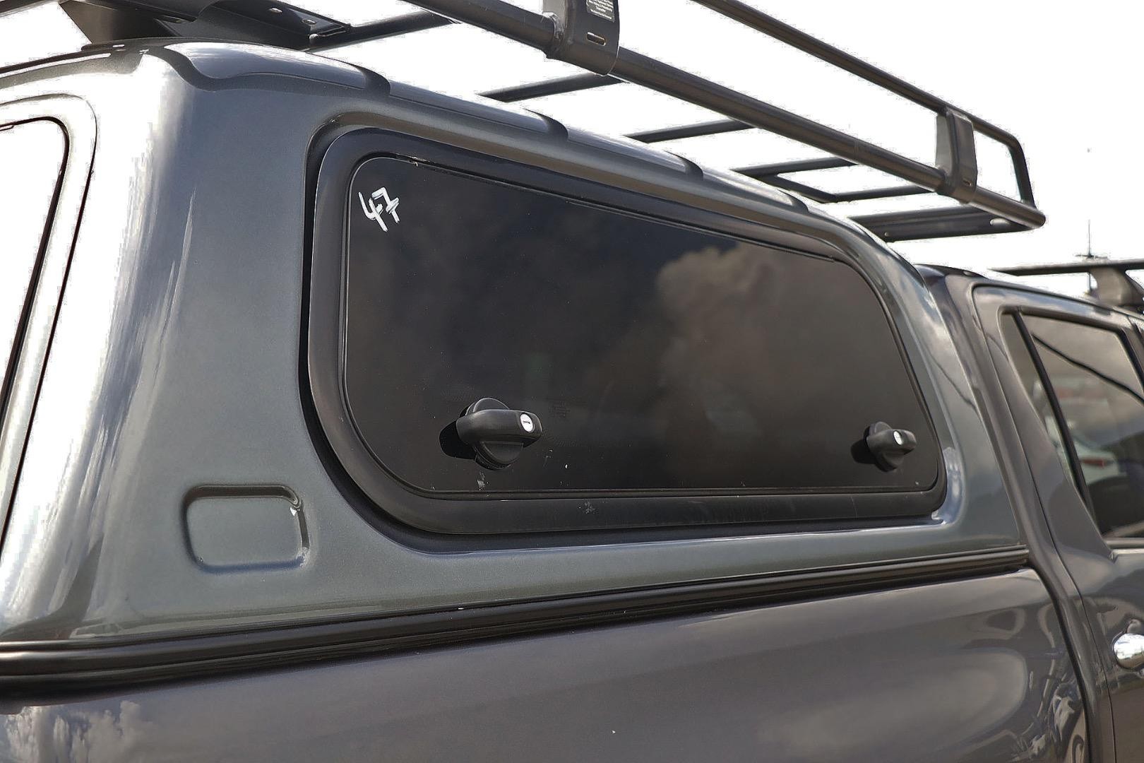 Toyota Hilux image 3