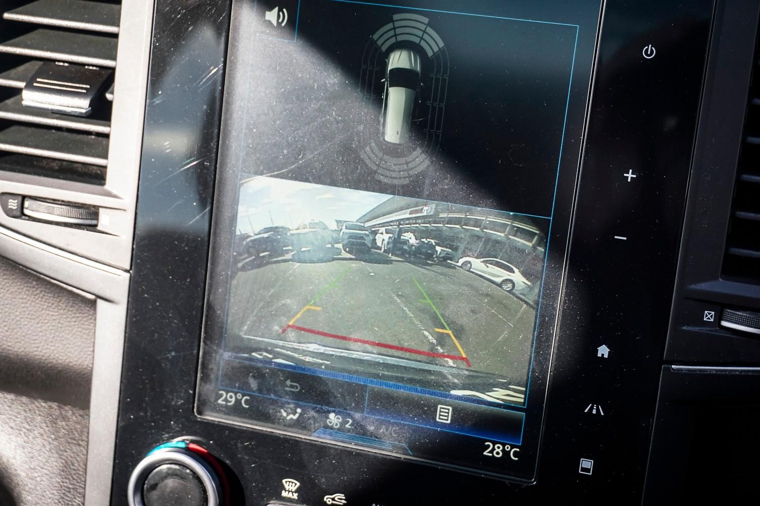 Renault Koleos image 2