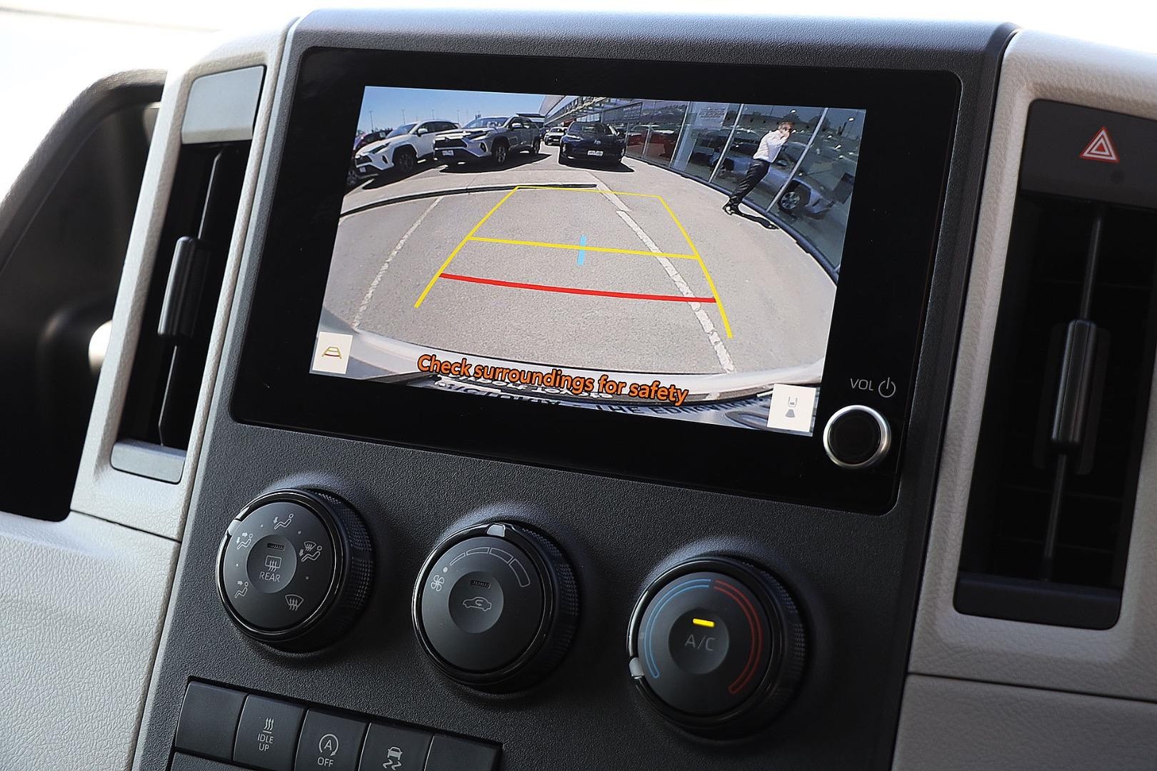 Toyota Hiace image 4