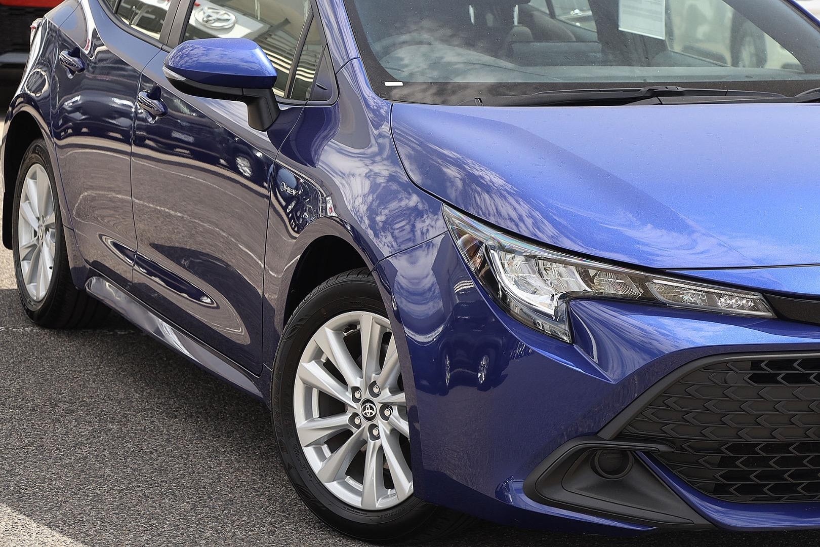 Toyota Corolla image 2