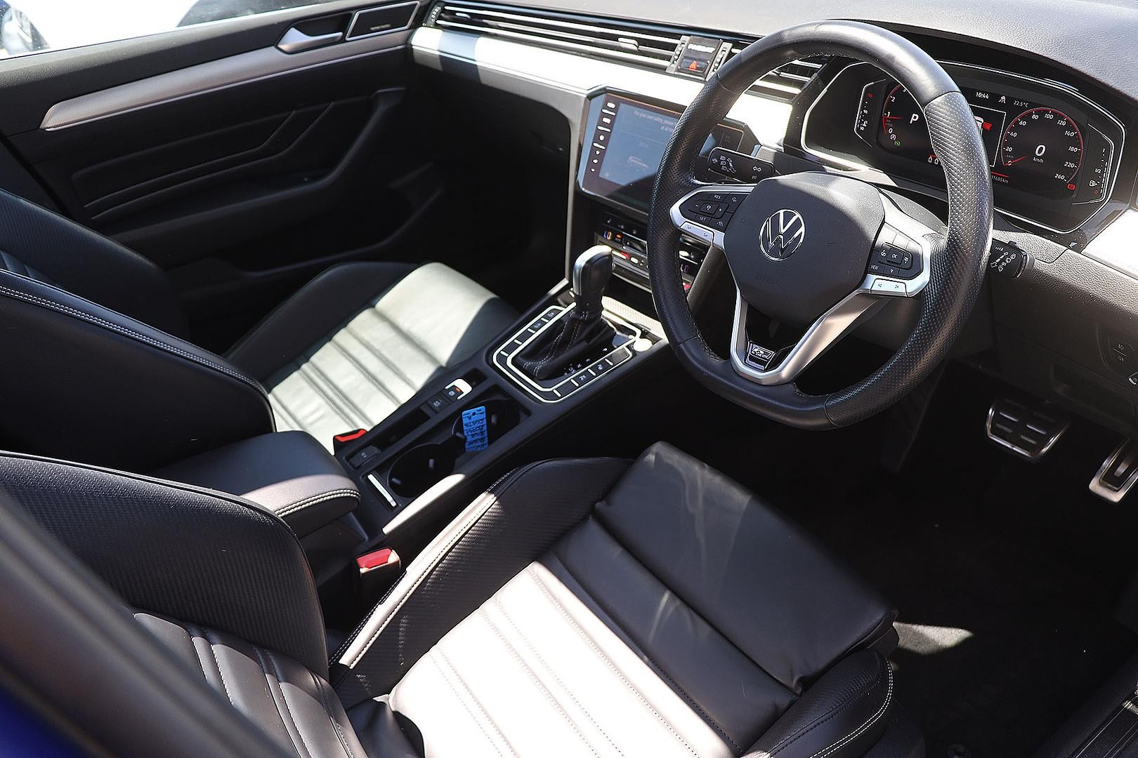 Volkswagen Passat image 3