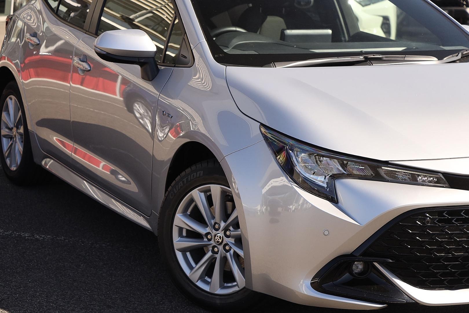 Toyota Corolla image 2