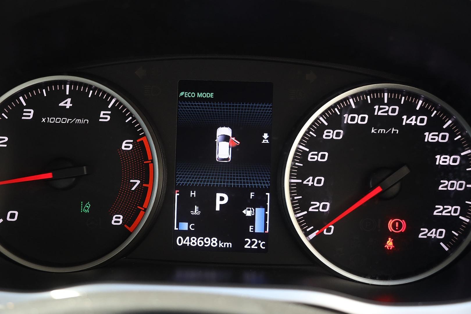 Mitsubishi Eclipse Cross image 4