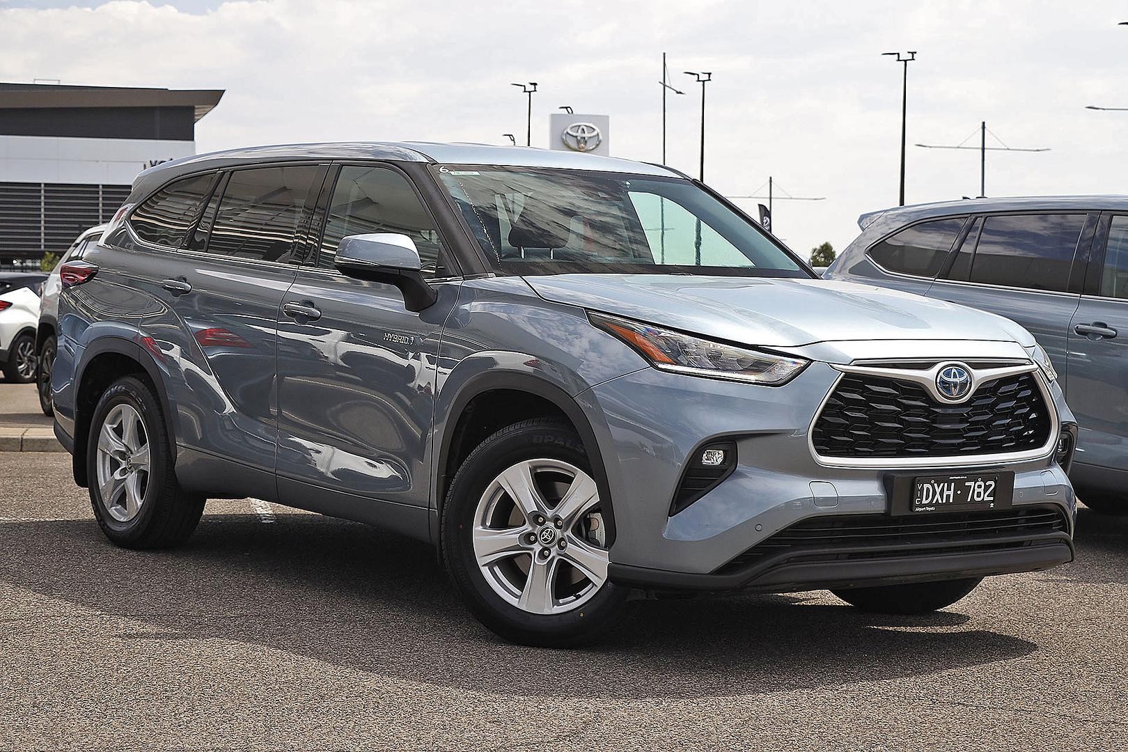 Toyota Kluger image 1