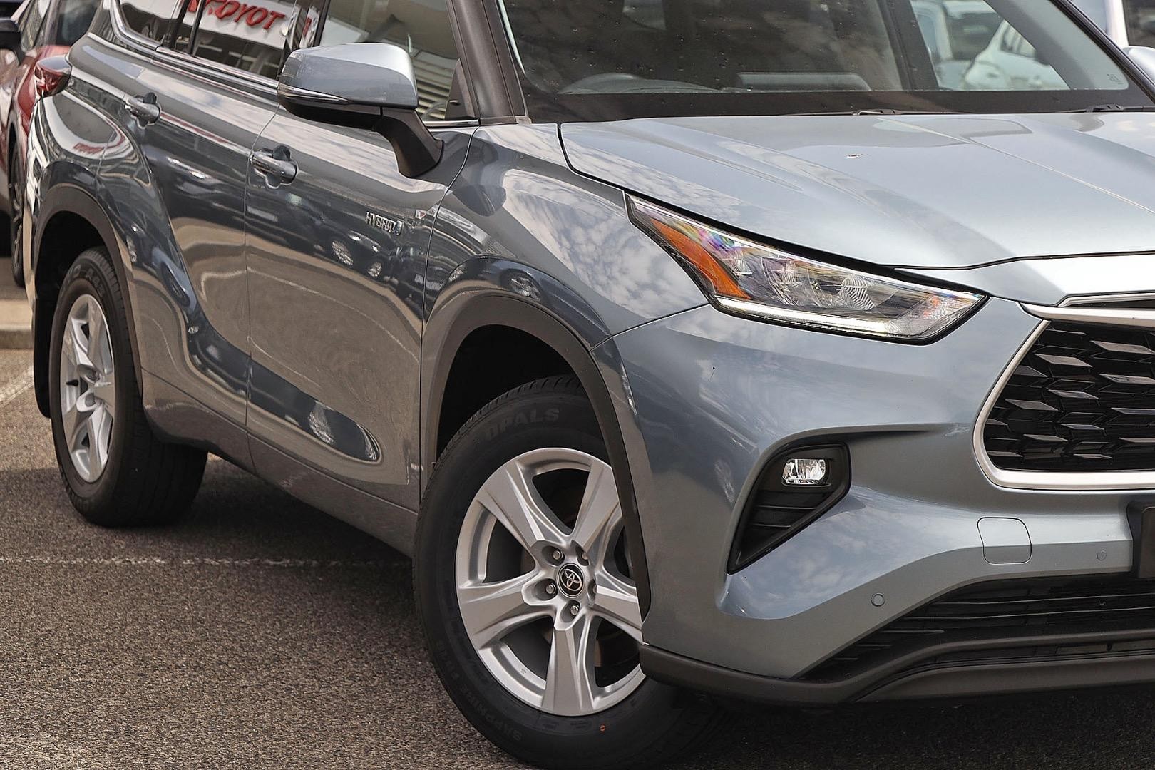 Toyota Kluger image 2